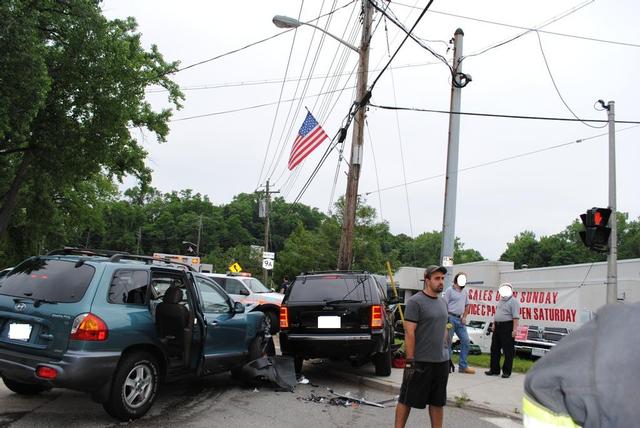 6/3/10 - E119 & R18 operate at this multiple patient accident at South Riverside & Municipal Place.