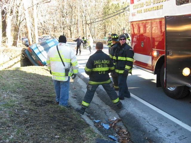 2/8/08 - Rollover MVA on Albany Post Road.