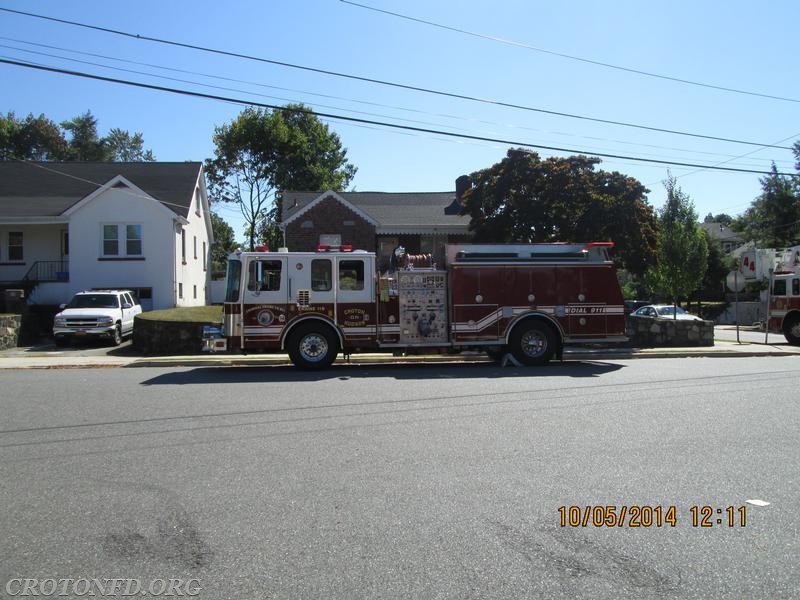 Engine 118 Waits For Rides With Kids 