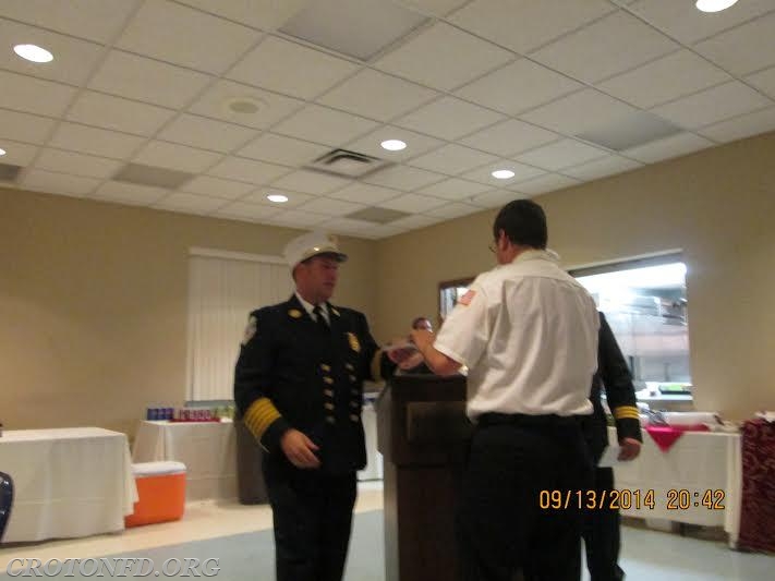 2014 Annual Inspection - Phil Dinkler accepts his Top Responder 2013 Award.